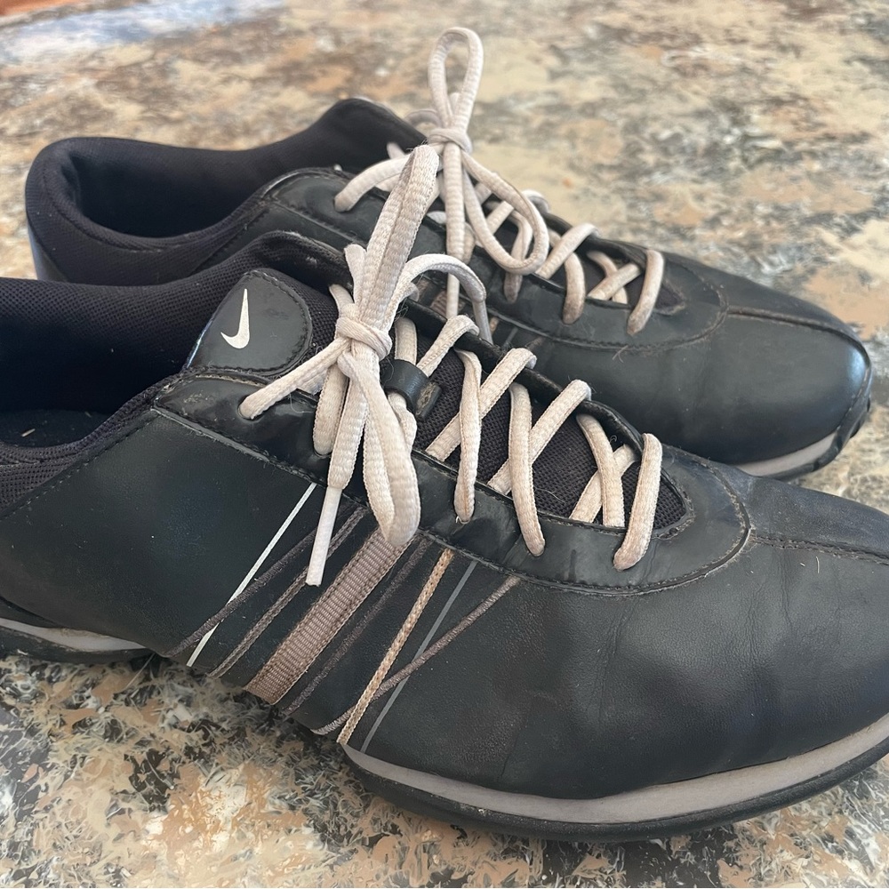 Woman’s Nike golf shoes - 9